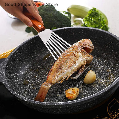 Stainless Steel Fish Frying Spatula with Wooden Handle - High-Temperature Fan-Shaped Cooking Tool