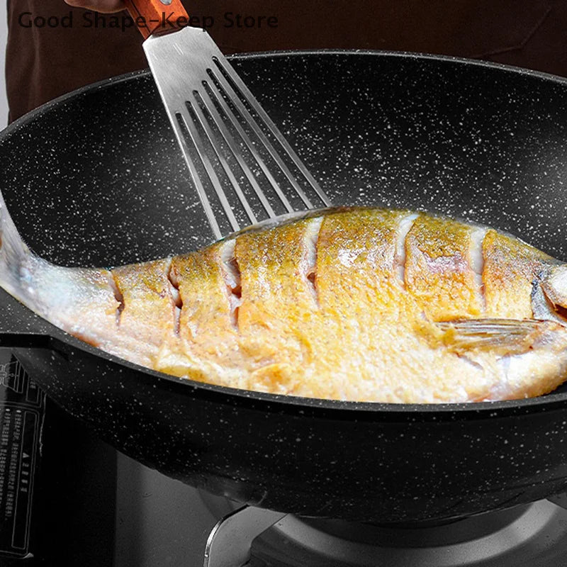 Stainless Steel Fish Frying Spatula with Wooden Handle - High-Temperature Fan-Shaped Cooking Tool